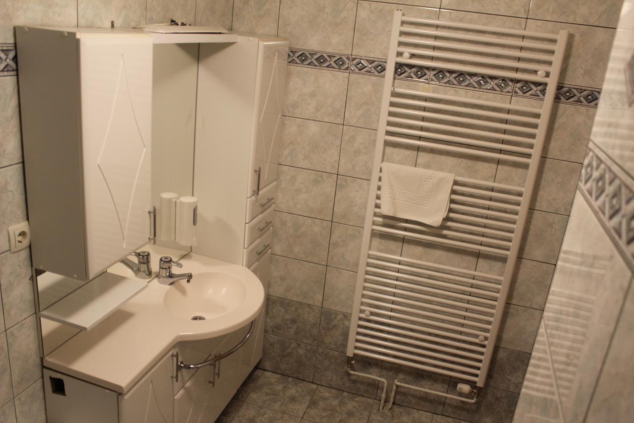 Guesthouse Veranda موجسترانا المظهر الخارجي الصورة